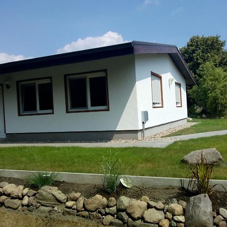 Behaglicher Bungalow Fuer Mensch Und Hund Barkhagen Bagian luar foto